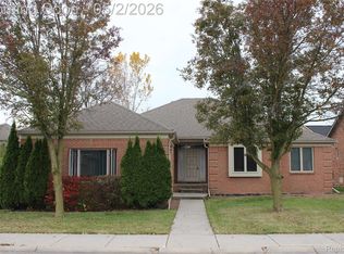 21130 Parkplace Ln, Clinton Township, MI 48036