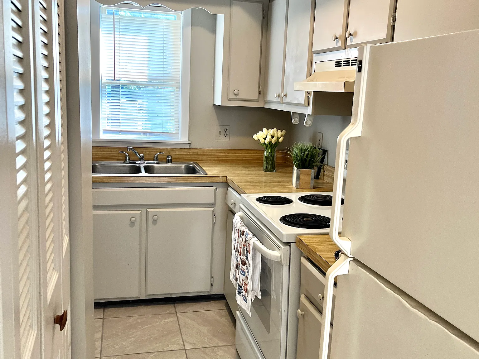 2 bed, 1.5 bath, 1100 sqft, $1,150 — Photo 1
