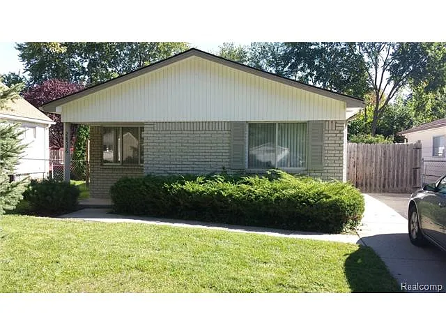 28536 Wexford Dr photo 1