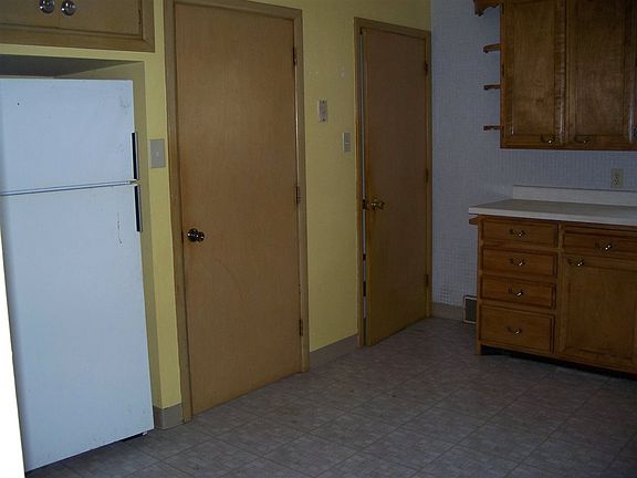 4th image of 115 W Southland Ave