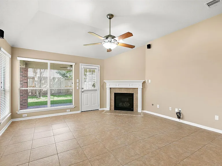30411 Deleon Fields Dr — Photo 13
