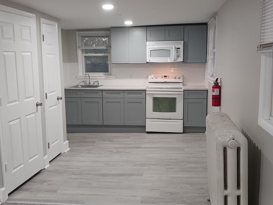 1st image of 14 Pine St #C