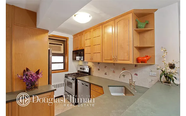 Sold by Douglas Elliman | media 9