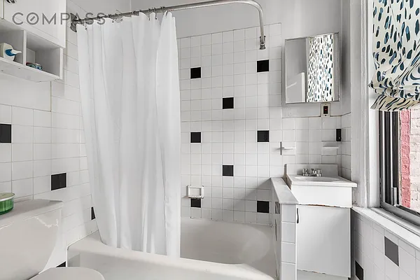 Rented by Compass | media 13