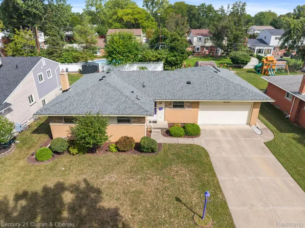 30222 Buckingham St, Livonia, MI 48154