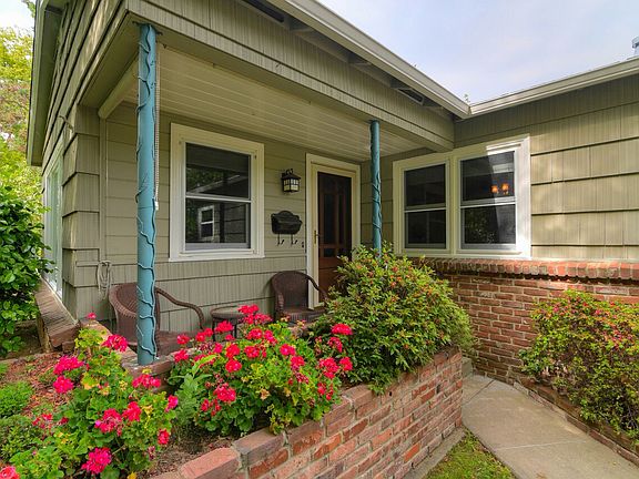 2nd image of 5895 Camellia Ave