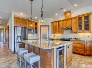 1051 N Baker Ave UNIT A202, East Wenatchee, WA