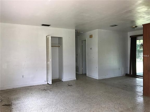 2nd image of 1439 W Wellington Dr