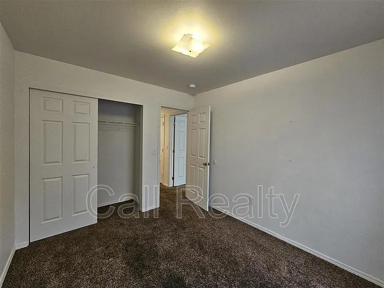 2523 E Desmet Ave — Photo 14