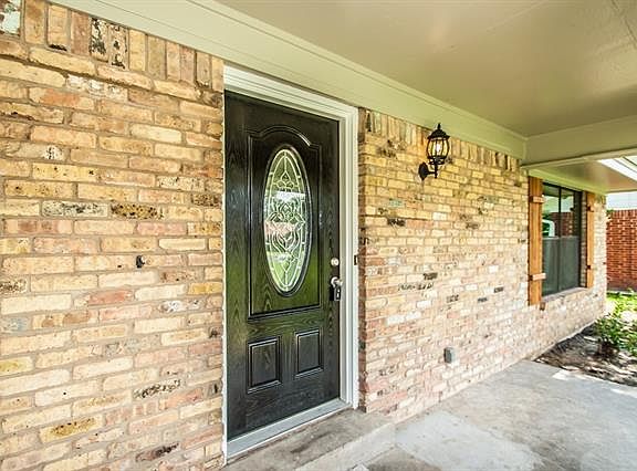 3rd image of 402 Melorine Dr