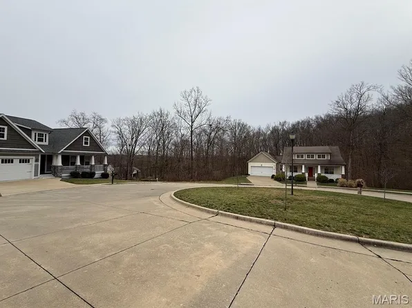 2304 Brister Hill Dr, Cape Girardeau, MO 63701