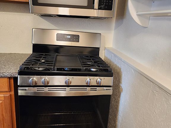 4th image of 4014 Pepper Dr #B