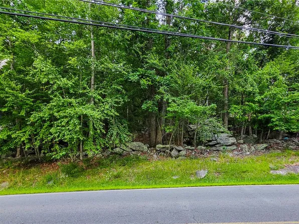 Decker Rd #690, Bushkill, PA 18324