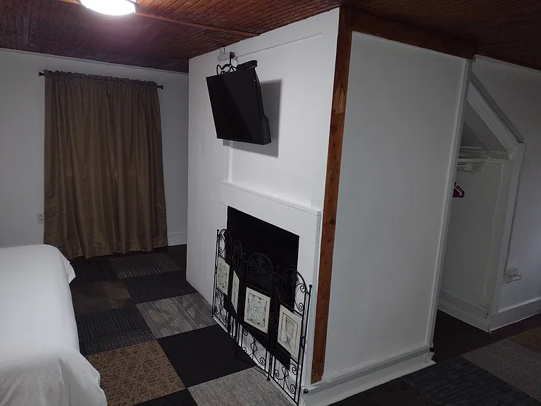 1410 Mineral Springs Rd — Photo 9