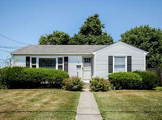 56 Dexter St, Newport, RI 02840