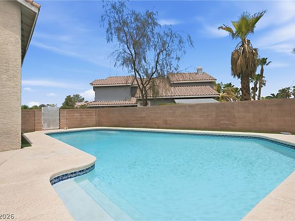 3rd image of 9221 Valador Ave