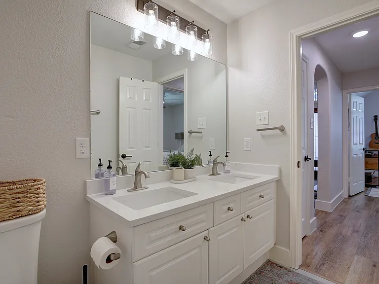 4117 Gazley Ln — Photo 22