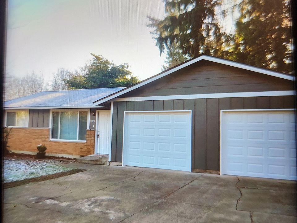 1st image of 10913 74th Ave E