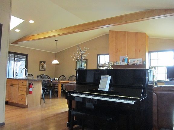 5th image of 140 Heritage Dr