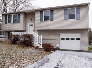 7248 Roumare Rd, East Syracuse, NY 13057