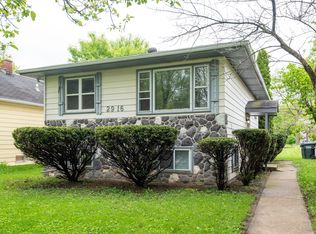 2916 Gabriel Ave, Zion, IL 60099