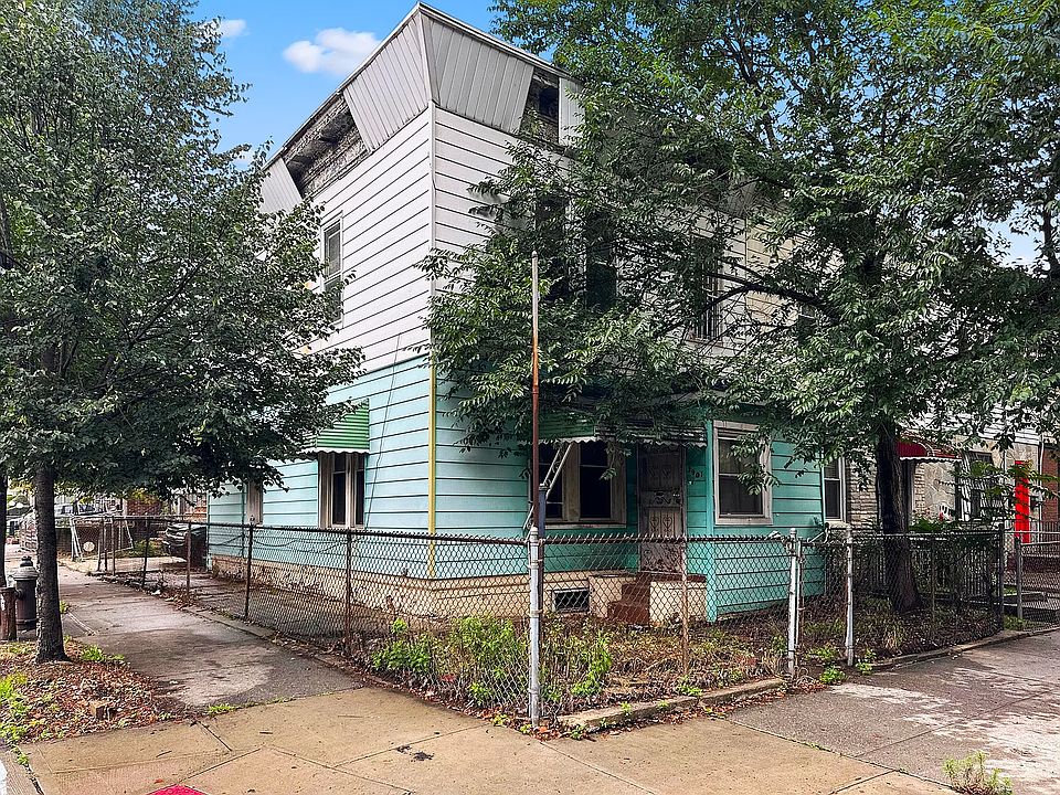 2nd image of 2901 Snyder Ave