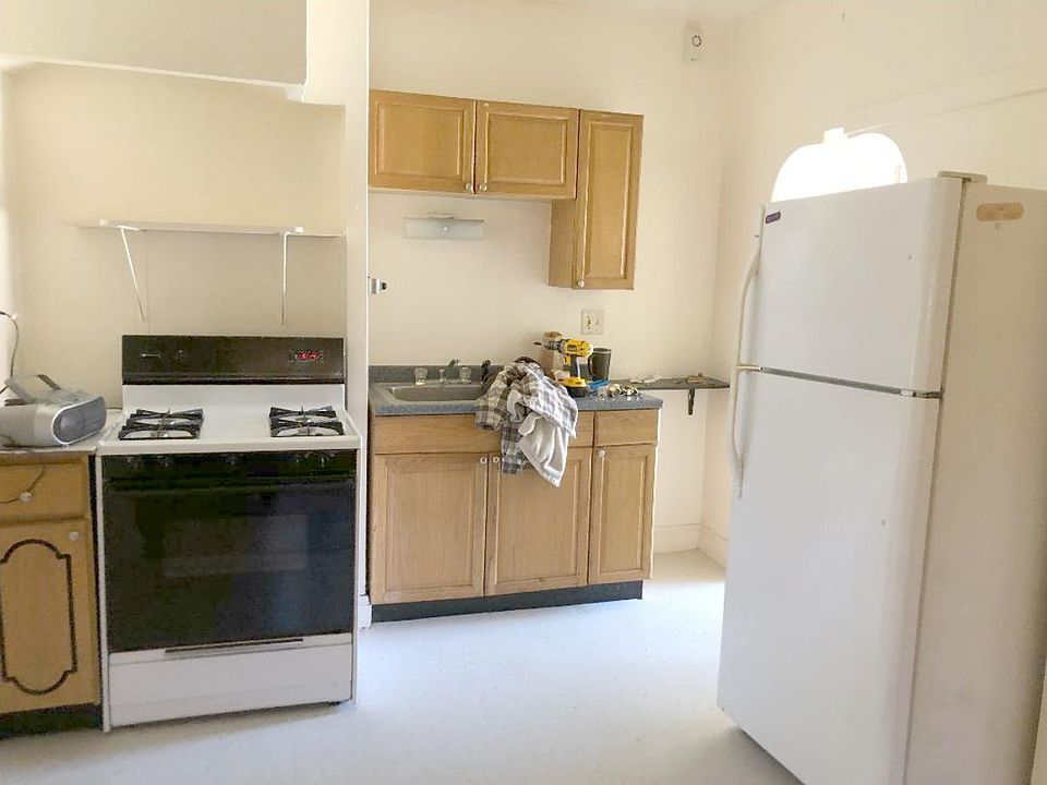 1st image of 7510 W Lincoln Ave