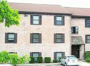 7259 Beacon Hill Dr, Pittsburgh, PA 15221