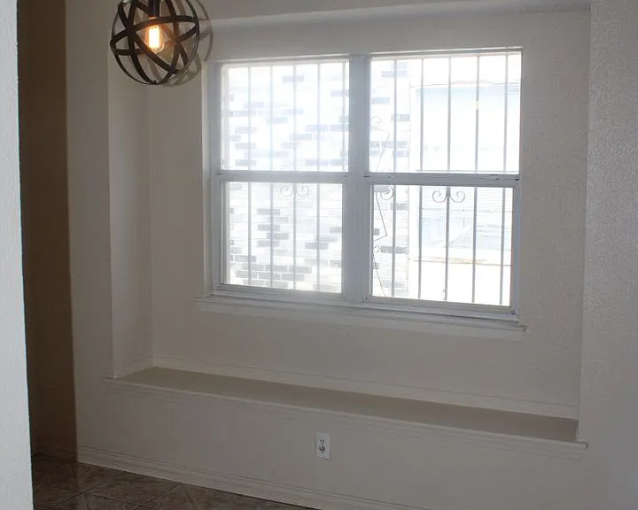 10936 Whitehall Dr — Photo 7