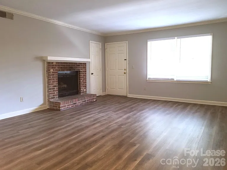 2141 Selwyn Ave #206 — Photo 6