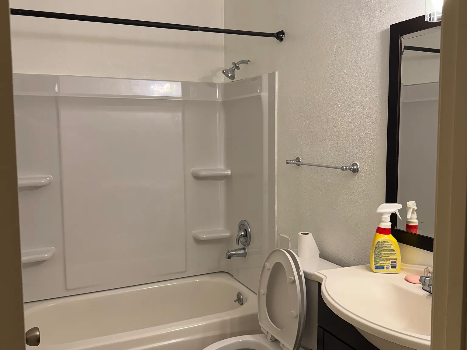 3 bed, 1275 sqft, $3,950 — Photo 4