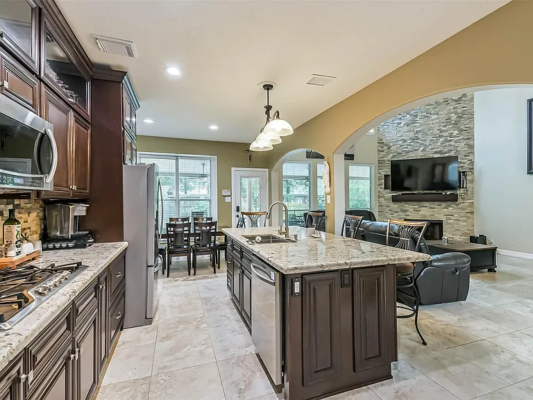 20319 Umber Oak Ct — Photo 3