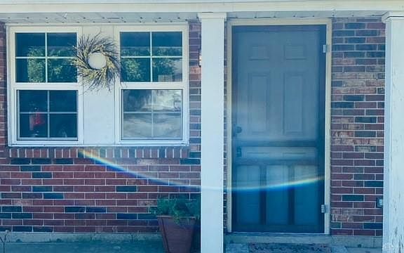 2nd image of 4916 Caprice Dr