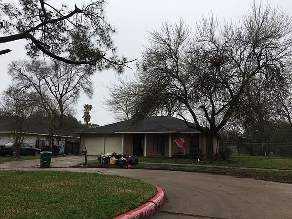 3rd image of 14839 McLeod Dr