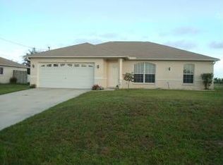 906 NE 15th Ter, Cape Coral, FL 33909
