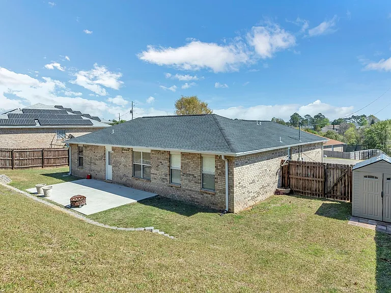221 Trish Dr — Photo 26