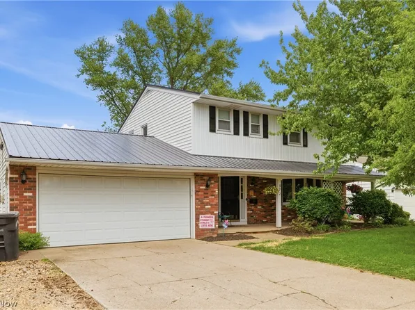 372 Briar Lake Dr, Elyria, OH 44035