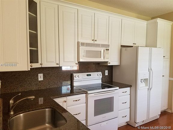 2nd image of 2019 Madeira Dr #2