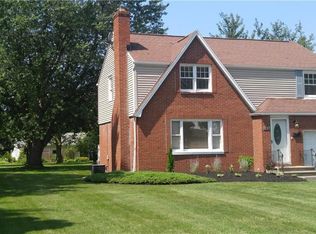 165 Avalon Dr, Amherst, NY 14226