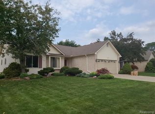 15423 Hubbard St, Livonia, MI 48154