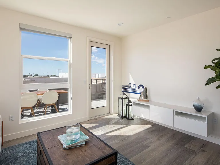 1122 Pico Blvd — Photo 15