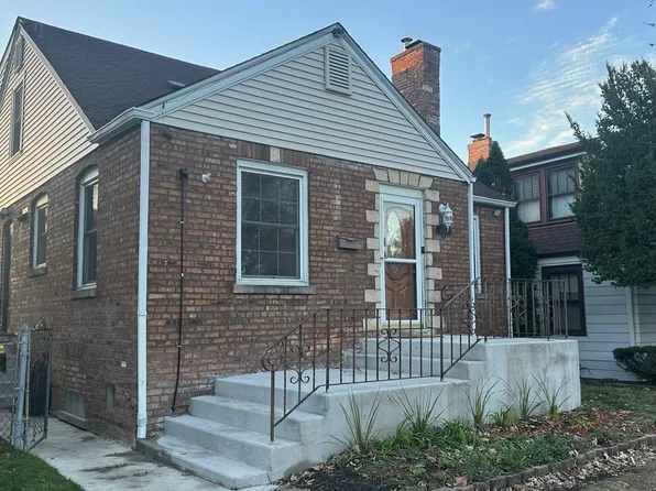 9304 S Utica Ave, Evergreen Park, IL 60805