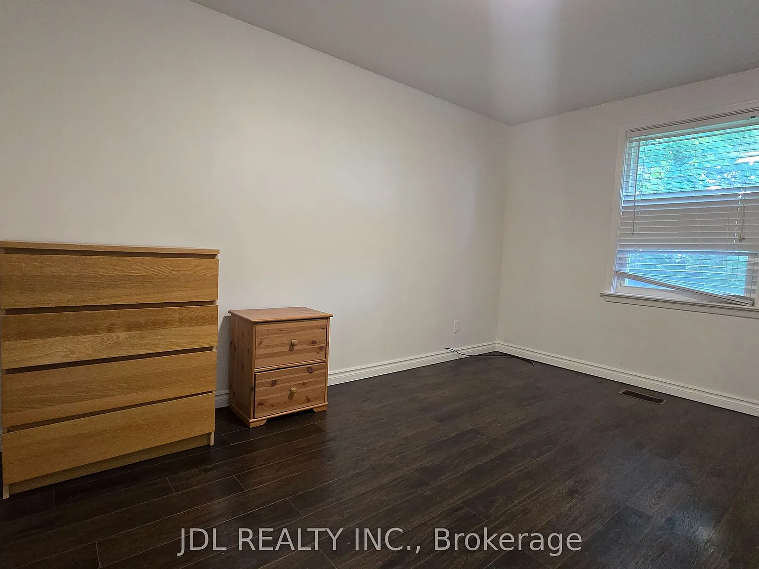 1 bed, $980 — Photo 2