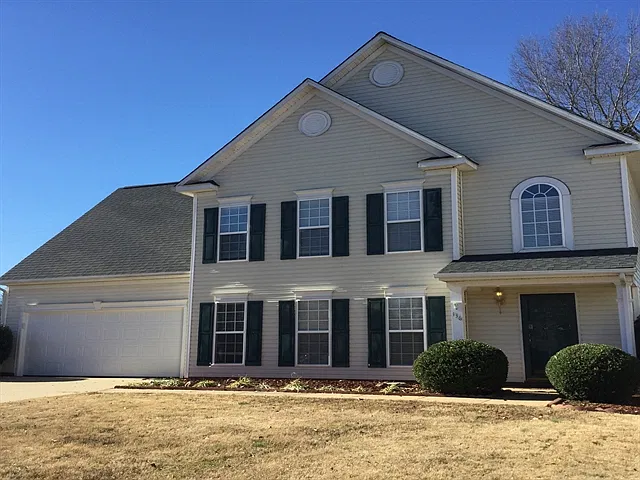 4 bed, 2.5 bath, 1867 sqft, $2,110 — Photo 1