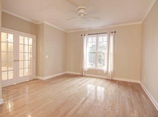 1050 Knoll Ter, Roswell, GA 30075