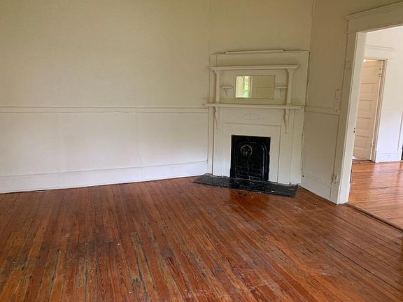 3rd image of 364 Marion Ave APT C
