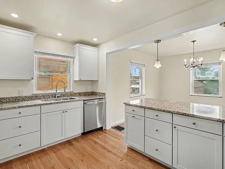 4515 Camberwell Rd — Photo 11