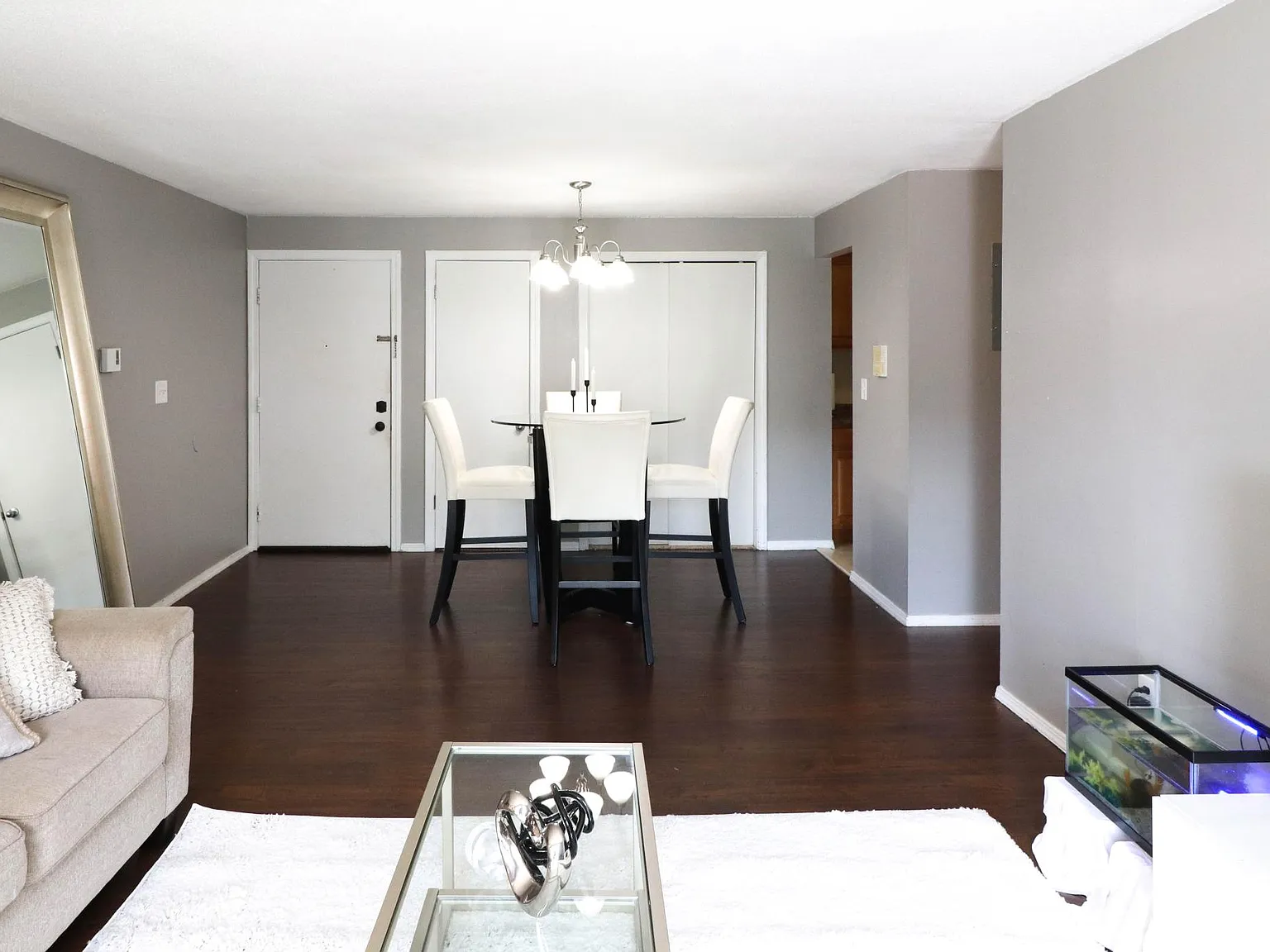 2 bed, 969 sqft, $2,250 — Photo 2