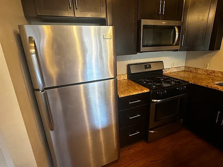700 New St #102 — Photo 11