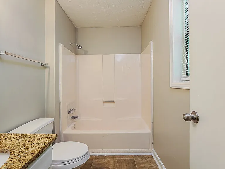 3237 Carmel Dr — Photo 12